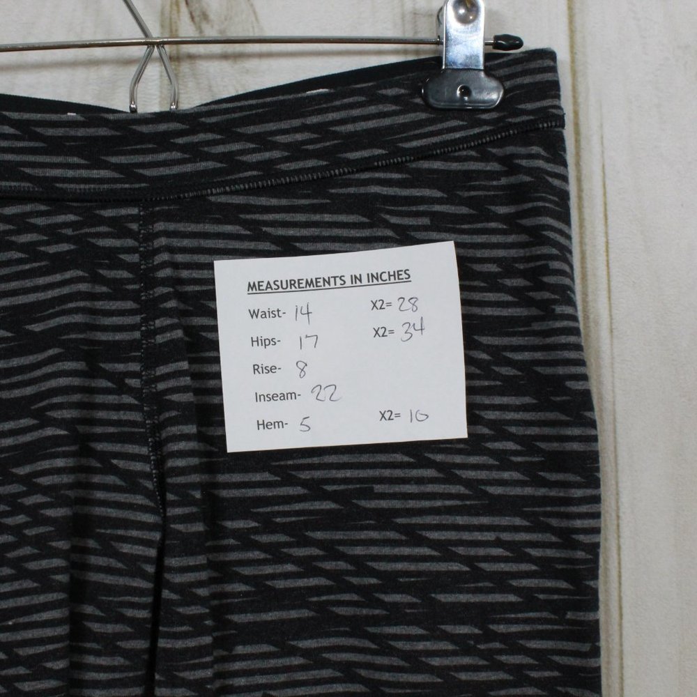 Under Armour Gray Striped Elastic Waist Athletic Cropped Leggings Size M - Picture 11 of 11